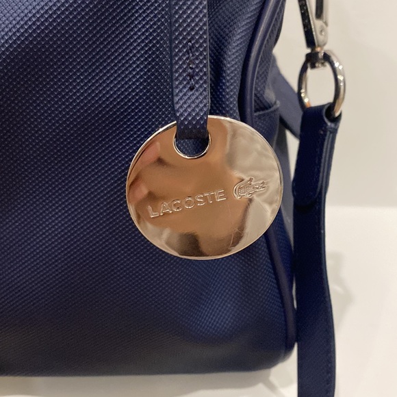 Lacoste crossbody bag with strap - Picture 2 of 9